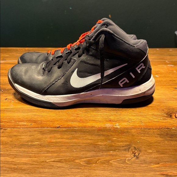 Nike Air Men's Black and White Athletic Shoes with Orange Laces - Picture 3 of 5